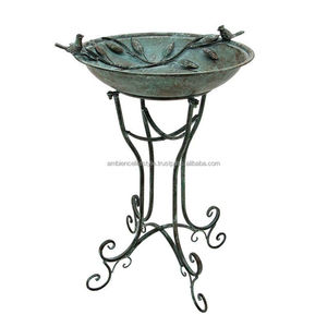 Bain d'oiseaux décoratif en métal pour jardin, construction robuste, revêtement antirouille, parfait pour l'aménagement extérieur. - Product Image 2