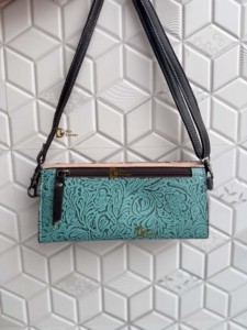 Cartera de Cuero Tallada a Mano de Alta Calidad, Elegante Color Turquesa, Multiusos, Estilo Occidental, para Mujer, Uso Diario - Product Image 4