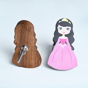 Poignées de tiroir modernes en bois faites à la main pour enfants, boutons de commode roses, poignées de porte d'armoire, tirettes de placard, utilisation en cuisine - Product Image 1