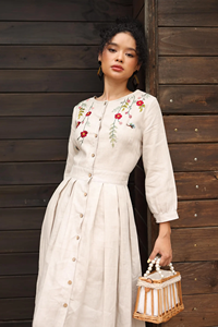 Vestido Midi Elegante para Mujer, Color Blanco Hueso, Mezcla de Lino Premium, Corte en A, Bordado Floral a Mano, Cuello Redondo, Largo Completo - Product Image 3