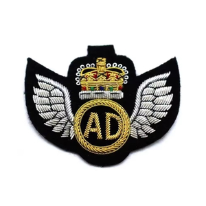 Insignias de Corona Bordadas a Mano en Tela de Lona de Alta Calidad con Diseño Personalizado y Hilo 3D para Promoción - Product Image 2