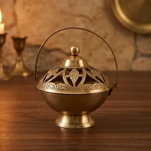 Encensoir en laiton traditionnel Loban Dhoop Dani avec poignée, pour Puja et Havan, porte-encens décoratif pour temple - Product Image 4