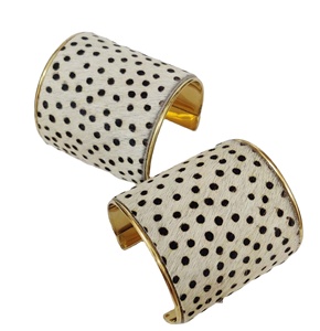 Bracelet large en cuir de vache, nouvelle arrivée, base dorée argentée, réglable, haute qualité, imprimé peau d'animal, faux cuir PU, bracelets tendance - Product Image 1