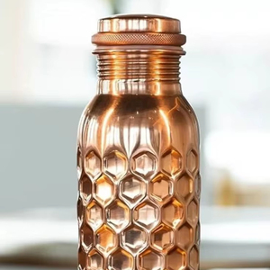 Gran demanda de botellas de cobre para compradores al por mayor, marca privada, exportación y distribución minorista global de rápida circulación. - Product Image 1