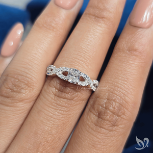 แหวนเพชรทรงคุชชั่นรูปไข่ 0.5 กะรัต ฝังเพชรแบบพาเว่ วงแหวนทองคำขาว 10K รับรองโดย IGI สำหรับเจ้าสาว - Product Image 5