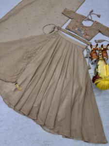 Lehenga Choli Moderno de Seda Crujiente con Lentejuelas y Bordado de Hilo, de Secado Rápido, para Bodas, Incluye Dupatta - Product Image 4