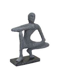 Estatua Moderna Abstracta de Hombre Agachado en Aluminio, Escultura de Figura Humana en Metal Gris Texturizado, Decoración Artística de Mediados de Siglo para Estantes - Product Image 2