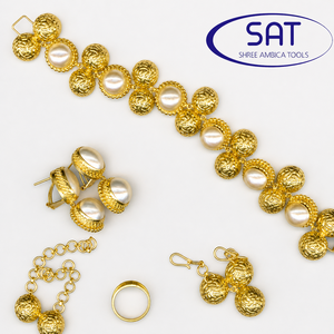 จี้รูปใบโคลเวอร์สี่แฉกสีทอง SAT แบบสองรู สำหรับทำเครื่องประดับ เช่น สร้อยข้อมือ สร้อยคอ ต่างหู แม่พิมพ์หล่อจากเปรู - Product Image 5
