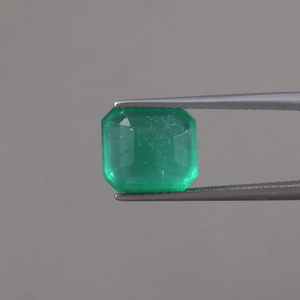 Émeraude Verte Naturelle Certifiée IGI 100% Naturelle, Taille Octogonale 5,03 Carats (10,5x9,5mm), 6,5mm, Taillée à la Main, Polie, Encerée/Huilée, Légère - Product Image 3