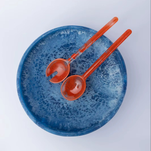 Tazón de resina con acabado de lujo y juego de cucharas para una decoración de mesa premium que agrega un toque elegante a la presentación. - Product Image 1