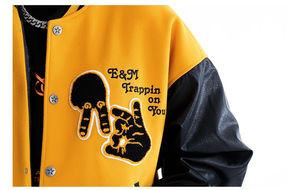 Chaqueta universitaria de béisbol con parche de chenilla amarillo personalizado de alta calidad, chaqueta Letterman corta para hombre a buen precio. - Product Image 4