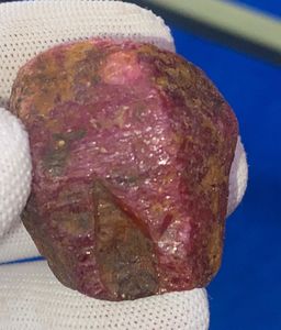 พลอยทับทิมดิบธรรมชาติ 315.40 กะรัต จากเคนยา เหมืองเฟโมส จอห์น โซล - Product Image 3