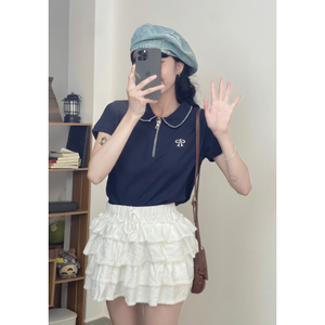 เสื้อยืดผู้หญิงขายดี ผ้าฝ้าย 65% / โพลีเอสเตอร์ 35% เป็นมิตรกับสิ่งแวดล้อม ระบายอากาศได้ดี ทรงเข้ารูป คอวี ติดกระดุม สไตล์เกาหลี คุณภาพพรีเมียม - Product Image 6