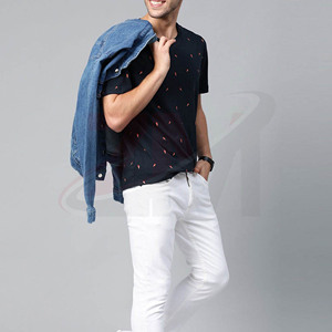 Camisetas Lisas de Cuello Redondo de Algodón 100% de 220 GSM de Peso Pesado con Diseño de Logotipo Personalizado para Hombre, ODM y OEM - Product Image 1