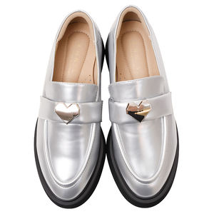 Mocasines de Plataforma Gruesa de Charol para Mujer Ann's con Hebilla de Corazón, Suela de Goma Plateada a la Moda y Tacón Acolchado Cómodo - Product Image 6