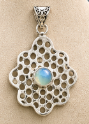 Colgante de Plata Alemana Hecho a Mano con Engaste de Bisel Estilo Vintage, Calidad AAA, Gema de Calcedonia Natural Dorada para Mujer, Ideal para Fiestas y Eventos - Product Image 2