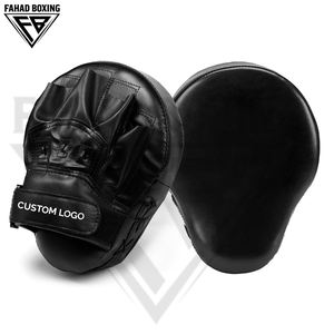 Protège-mains de boxe incurvés de qualité supérieure pour l'entraînement, en cuir et PU durables, avec fermeture auto-agrippante - Product Image 5