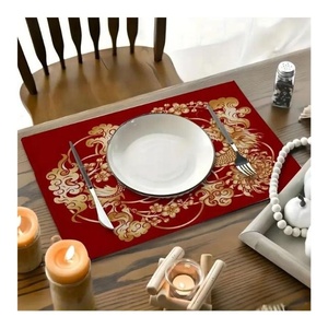 Mantel Individual de lino de algodón orgánico lavable personalizado para el hogar, Jacquard rojo minimalista de estilo indio con diseño de bordado - Product Image 1