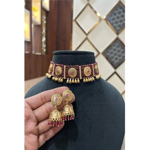 Magnifique ensemble collier ras-du-cou et boucles d'oreilles en laiton plaqué or de qualité supérieure avec perles de moissanite Polki, cadeau de mariage pour femme - Product Image 1