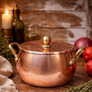 Casserole tendance en cuivre français, originale pour la cuisson à la française, conçue pour être placée dans les braises chaudes d'une cheminée. - Product Image 2