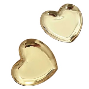 ถาดใส่เครื่องประดับรูปหัวใจ ราคาส่ง ดีไซน์หรูหรา สีทอง สำหรับเก็บแหวน สร้อยคอ และเครื่องประดับชิ้นเล็ก ถาดโลหะคุณภาพพรีเมียม - Product Image 1