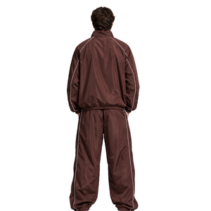 Survêtement unisexe en nylon léger coupe-vent de haute qualité avec logo personnalisé, veste de survêtement à col montant et passepoil contrastant, pantalon large - Product Image 4