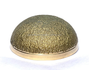 Bol en laiton rustique de luxe, texturé, décoratif, pour table, en métal, pour la thérapie sonore ayurvédique, pour la décoration de la maison - Product Image 2