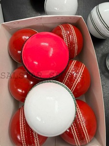 Pelota de Cricket de Cuero Duradera al por Mayor en Colores Rojo y Rosa, 156 g, Especial para Ligas y Partidos T20, Personalizable con Logotipo de Fábrica - Product Image 3