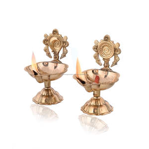 Article de décoration en laiton pur Shanku Chakra kuber Diya Diwali pour la décoration intérieure - Product Image 6
