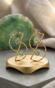 Boucles d'oreilles clous géométriques plaquées or 14 carats avec incrustation de pierre naturelle, perle et coquillage, style bohème, bijoux de mode pour femmes - Product Image 1