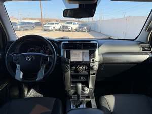 4-Runner S-R-5 Premium 4WD Usado del 2020 - Product Image 5