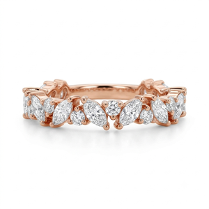 Anillo de Diamantes Solitario de Lujo con Corte Marquesa y Redondo Brillante, con Detalles Refinados en el Hombro - Product Image 1