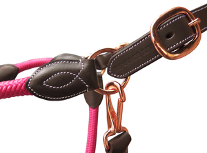 Cabestro de cuero y cuerda para caballo con corona ergonómica y herrajes en oro rosa - Product Image 3