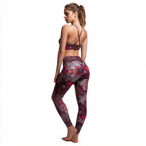Conjunto Deportivo de Leggings de Alta Compresión Tejidos y Ecológicos para Mujer, con Tirantes, Bra Deportivo para Yoga, Control de Abdomen, Estampado - Product Image 3