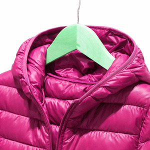 Chaqueta de Invierno Acolchada con Capucha, Cuello Alto, Puños Elásticos, Cierre de Cremallera, Bolsillos Interiores, Chaquetas para Hombre, Venta al Por Mayor de Fábrica - Product Image 3