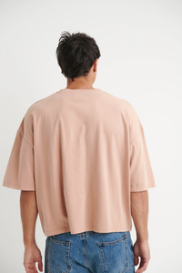 Camiseta de hombre con logo personalizado, corte holgado, algodón peinado 280gsm, lavado ácido, hombros caídos, estilo oversized. - Product Image 5