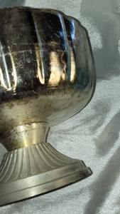 Elegantes Cuencos Anidables de Esmalte Blanco Hechos a Mano, Libres de BPA, con Base de Pedestal de Metal Dorado, Cuencos Contemporáneos de Latón Bicolor para Fiestas - Product Image 3