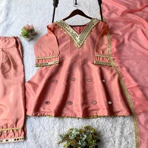 Conjunto de Salwar VASTRA COTTAGE con Kurti Bordado con Lentejuelas y Espejos, Talla Única, Salwar de Organza Suave y Dupatta - Product Image 3