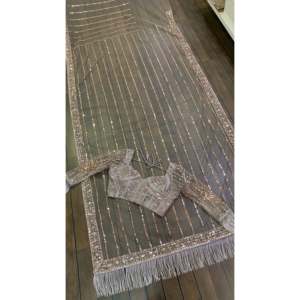 Sari de Diseño para Fiestas con Trabajo de Lentejuelas en Tela de Organza - Product Image 5