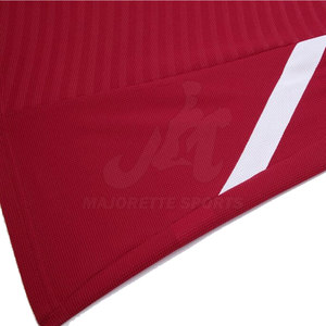 Ensemble de maillots et shorts de football légers en tissu anti-transpiration avec coutures renforcées pour une durabilité accrue - Product Image 5