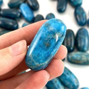 Apatite néon naturelle, cristal d'apatite bleue, Shiva Lingam sacré, pierre de guérison, Reiki, méditation, énergie, décoration, vente en gros - Product Image 6