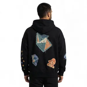 Sudadera con capucha negra con cremallera, diseño de patchwork de Nueva York, estrellas y corazones coloridos, de algodón y forro polar. - Product Image 3
