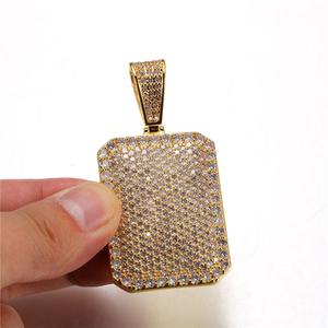 Pendentif élégant en or, argent et diamants de fabrication indienne pour femmes, à porter au quotidien ou au bureau, disponible au prix d'usine - Product Image 3