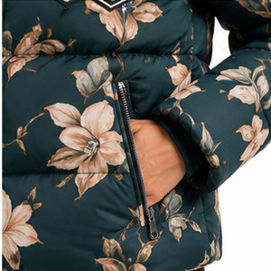 Chaqueta Parka Premium con Capucha para Mujer, con Exterior Transpirable Resistente al Agua y Aislamiento Térmico Superior para Clima Frío - Product Image 5