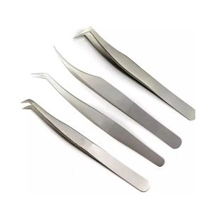 Pinzas para Extensión de Pestañas MAHFOOZ INSTRUMENTS de Acero Inoxidable con Recubrimiento en Polvo Plateado, Agarre de Diamante de 90 Grados, Antiestáticas y Duraderas - Product Image 5