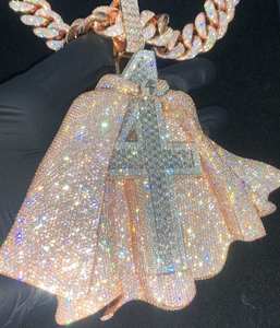 Colgante de Letra con Corona de Plata de Ley 925 Chapado en Oro Rosa de 14K con Diamante Moissanita de Corte Redondo para Fiestas Infantiles y Bodas - Product Image 4