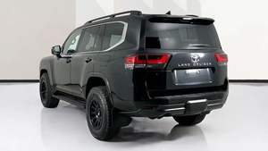 Toyota Land Cruiser VX 3.3L Diésel SUV 4x4 RHD 2024 con Volante a la Derecha, el Más Vendido - Product Image 2