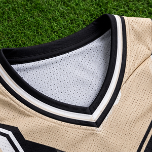 Ensemble d'uniformes de basketball unisexe tendance, beige et noir, sublimé, col en V, sans manches, anti-humidité, coupe athlétique, logo personnalisé - Product Image 6