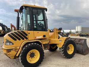 Chargeuse sur pneus Volvo L35B Diesel de qualité supérieure avec boîte de vitesses PLC, pompe HYDAC, moteur et roulement – Haute efficacité - Product Image 4