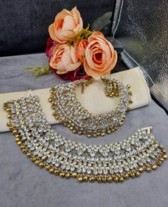 Paire de chevillères Payal en pierre lourde sculptée, vente en gros, bijoux de mode nuptiale indiens, finition or antique, collection Ghungroo Payal - Product Image 2